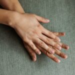 Чешутся пальцы рук и ног: причины, симптомы, лечение