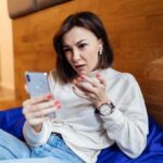 Разоблачение интернет-знакомого: девушка опубликовала фото пославшего унизительное СМС