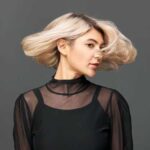 Объемные стрижки на средние волосы с челкой – фото и советы
