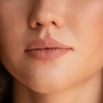 Темное пятно на нижней губе: причины, лечение, профилактика